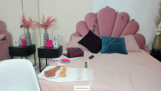 kiraGeiner online show from March 2026 12:11:01 AM