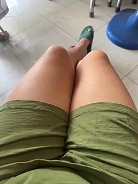 sharon-Hanna online show from November 2025 02:28:02 AM