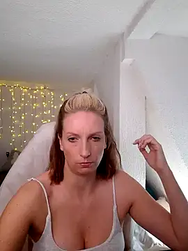 SexyJulia21 online show from February 2025 09:15:02 AM