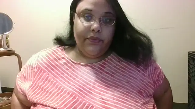 Snapshot of SexyBBW10790 chatting on October 2025 11:10:02 PM SexyBBW10790 online show from October 2025 11:10:02 PM