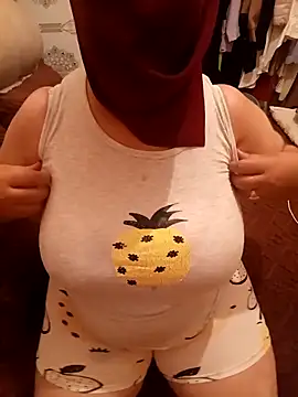 Snapshot of mayakhalyfaa chatting on September 2025 10:53:02 AM mayakhalyfaa online show from September 2025 10:53:02 AM