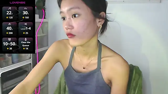 Snapshot of skinny_gracie chatting on May 2026 08:27:01 PM skinny gracie online show from May 2026 08:27:01 PM