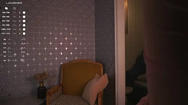 Moon cutie online show from March 2026 04:02:02 PM