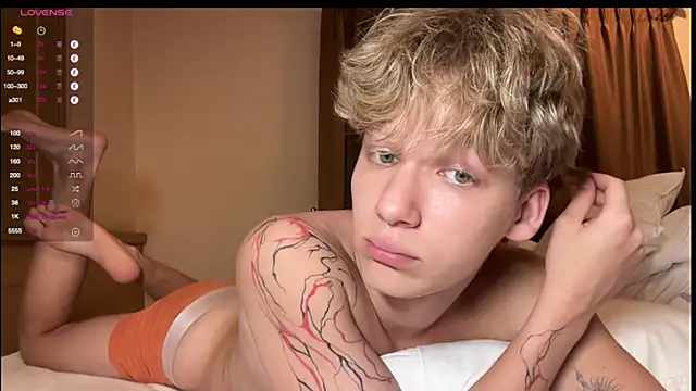 walter cute online show from April 2026 07:00:01 PM