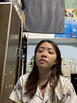 Snapshot of Minee1202 chatting on May 2026 01:03:01 AM Minee1202 online show from May 2026 01:03:01 AM