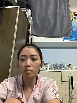 Snapshot of Minee1202 chatting on May 2026 02:17:01 AM Minee1202 online show from May 2026 02:17:01 AM