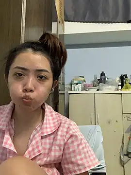 Snapshot of Minee1202 chatting on July 2026 02:29:02 AM Minee1202 online show from July 2026 02:29:02 AM