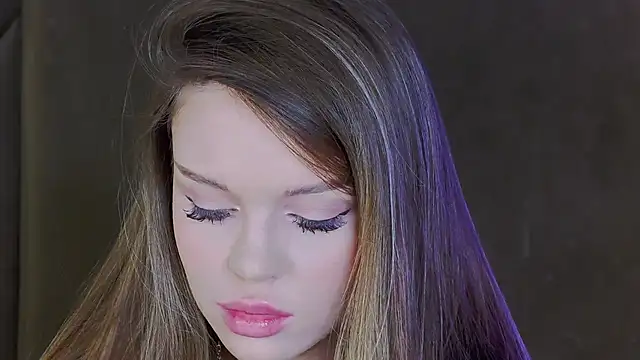 MarilynNova online show from November 2025 04:38:01 AM