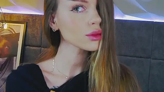 MarilynNova online show from March 2026 04:49:01 AM