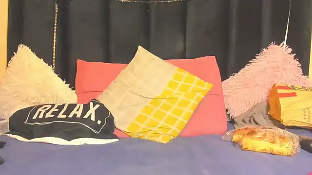 AmazingDarkDoll online show from April 2026 07:11:02 PM