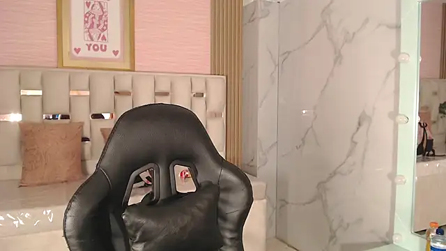 allyssa bellini s online show from September 2025 07:58:01 PM