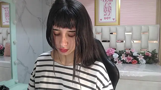 allyssa bellini s online show from December 2025 08:16:02 PM