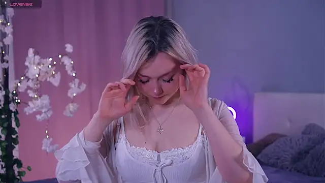 AccaCroyle online show from April 2026 08:02:02 PM