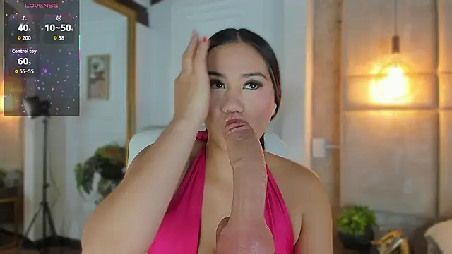 Snapshot of Jazmiinee chatting on November 2025 07:27:01 PM Jazmiinee online show from November 2025 07:27:01 PM