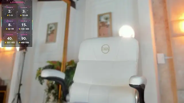 Snapshot of Jazmiinee chatting on November 2025 07:27:01 PM Jazmiinee online show from November 2025 07:27:01 PM