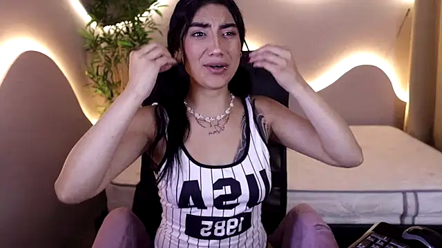 Emma and Issac online show from January 2026 04:37:02 AM