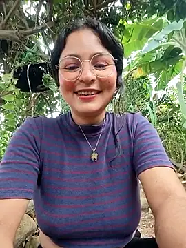 Lily-o online show from November 2025 03:22:02 PM