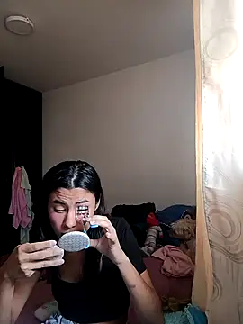 Snapshot of VioletaHolly chatting on September 2025 08:53:02 PM VioletaHolly online show from September 2025 08:53:02 PM