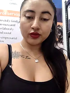 Snapshot of AMATISTA__16 chatting on May 2026 12:43:02 PM AMATISTA 16 online show from May 2026 12:43:02 PM