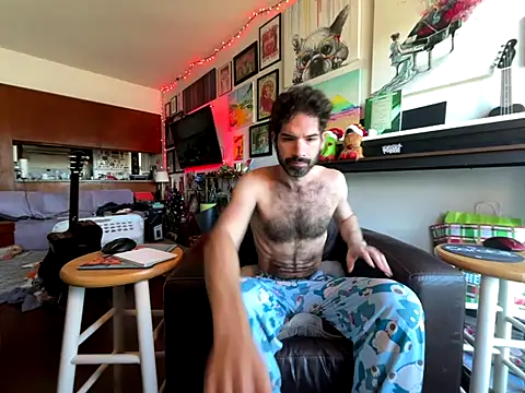 Pupscritch online show from December 2025 06:34:02 PM