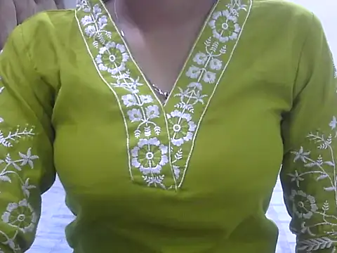 SONIYA 47 online show from October 2025 06:15:02 PM