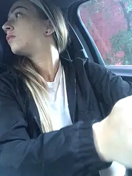 Reina Cummings online show from September 2025 04:46:02 AM