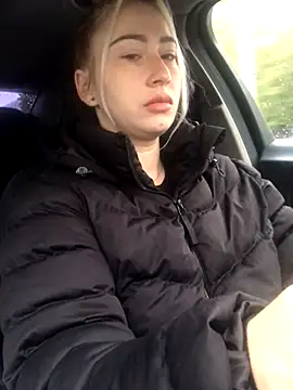 Reina Cummings online show from October 2025 05:05:01 AM