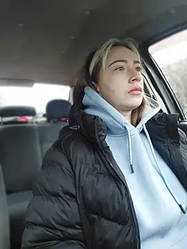 Reina Cummings online show from March 2026 06:02:02 AM