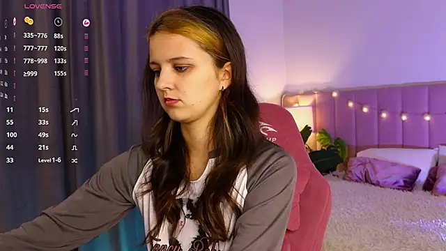 LilLisa online show from October 2025 04:05:01 PM