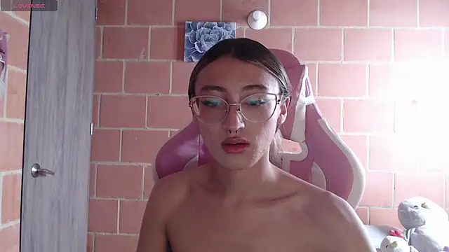 Snapshot of Andrea_camilaaa chatting on September 2025 04:12:02 PM Andrea camilaaa online show from September 2025 04:12:02 PM