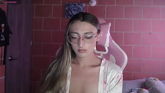 Snapshot of Andrea_camilaaa chatting on October 2025 04:38:02 PM Andrea camilaaa online show from October 2025 04:38:02 PM