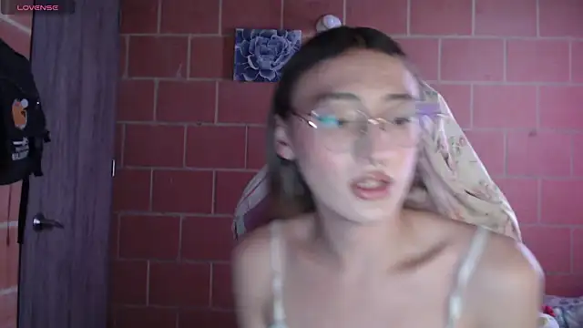 Snapshot of Andrea_camilaaa chatting on October 2025 05:36:02 PM Andrea camilaaa online show from October 2025 05:36:02 PM