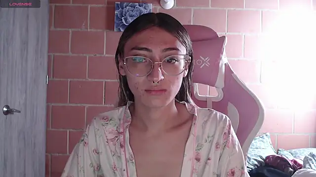 Snapshot of Andrea_camilaaa chatting on November 2025 01:32:01 PM Andrea camilaaa online show from November 2025 01:32:01 PM