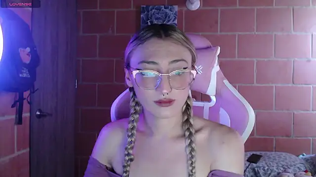 Andrea camilaaa online show from March 2026 05:40:01 PM