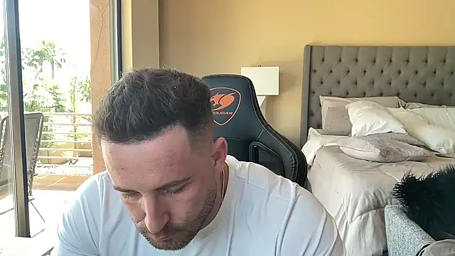 brettmycles28 online show from September 2025 06:51:01 PM