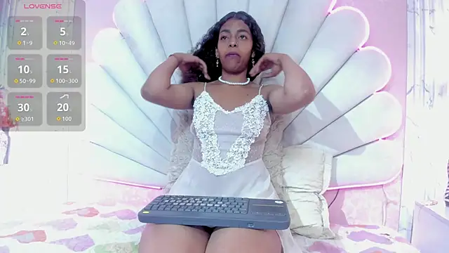 MisRoos online show from October 2025 04:04:02 PM