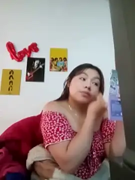 LucyPetit online show from November 2025 01:14:02 PM