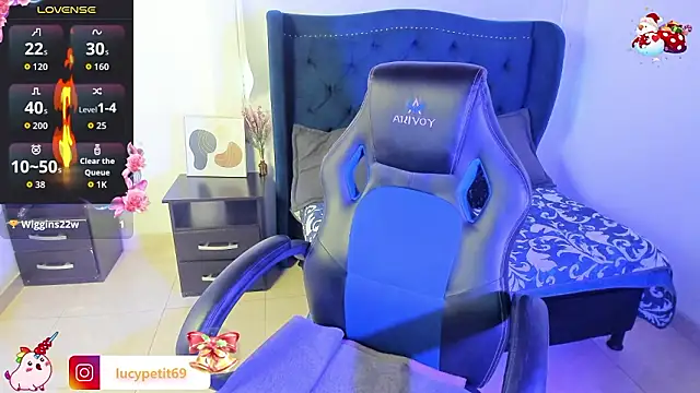 LucyPetit online show from January 2026 12:54:01 PM