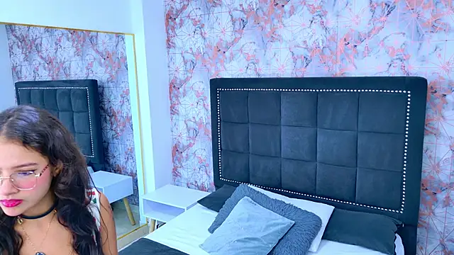 Angelique Angell online show from March 2026 07:42:01 PM