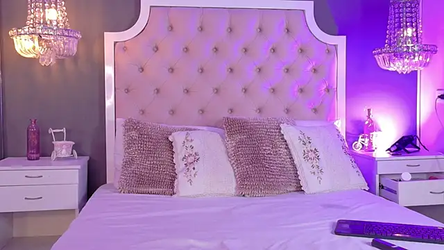 VioletBlaze online show from October 2025 11:54:02 PM