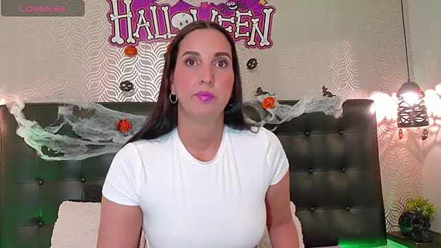 Snapshot of Sharonevanss_ chatting on October 2025 08:41:01 PM Sharonevanss online show from October 2025 08:41:01 PM