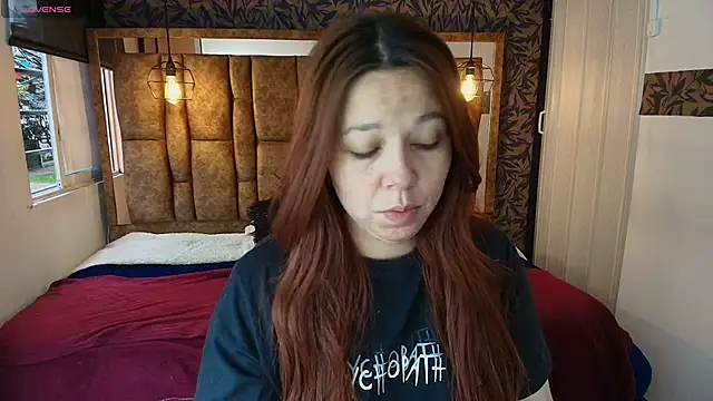 Snapshot of Isa_Thompson__ chatting on May 2026 11:42:02 AM Isa Thompson online show from May 2026 11:42:02 AM