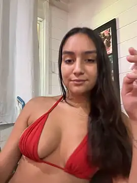 Snapshot of hannahhotwife chatting on April 2026 04:55:02 PM hannahhotwife online show from April 2026 04:55:02 PM