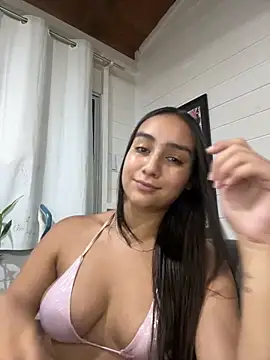Snapshot of hannahhotwife chatting on May 2026 08:47:01 PM hannahhotwife online show from May 2026 08:47:01 PM