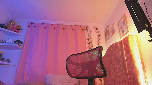 evansweett7 online show from October 2025 12:30:02 AM