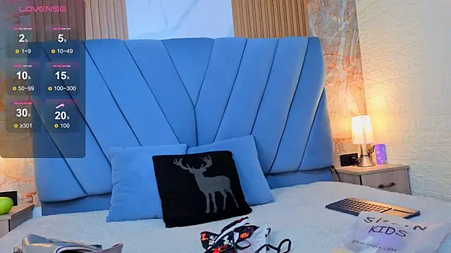 angel  red  online show from September 2025 03:30:01 AM