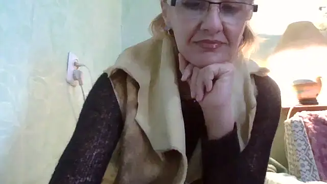 Snapshot of TianaQLove chatting on October 2025 10:02:01 AM TianaQLove online show from October 2025 10:02:01 AM
