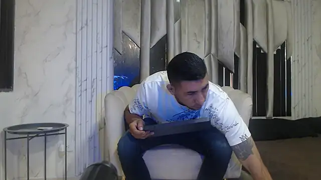 Morganandmegan online show from October 2025 11:18:01 AM