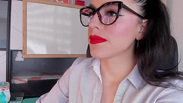 IsisNoir online show from March 2026 03:08:02 PM