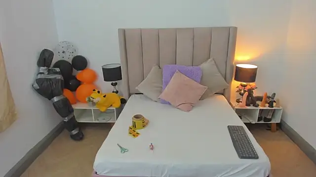 evvaa moon69 online show from October 2025 12:36:01 PM